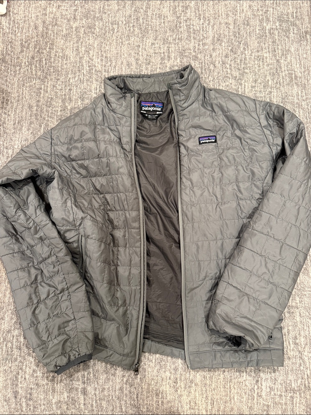 Patagonia Men’s Quilted Puffer Jacket — Gray